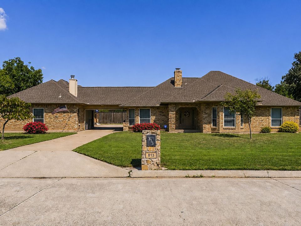 1st image of 813 Shady Creek Dr