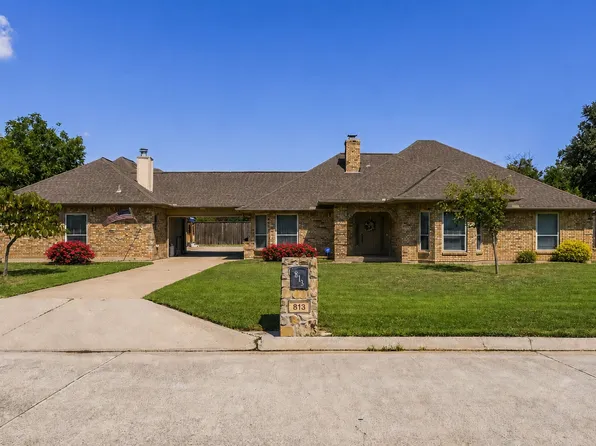 813 Shady Creek Dr, Kennedale, TX 76060