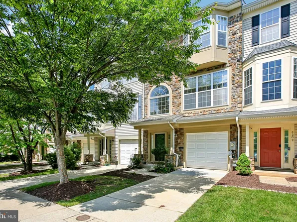8204 Brooktree St, Laurel, MD 20724