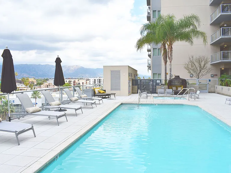 NoHo 14 — Photo 4