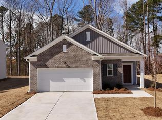 709 Mirror Pond Dr, Zebulon, NC 27597