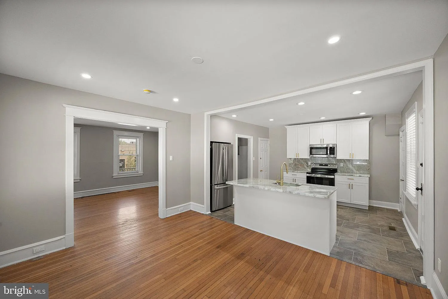 3 bed, 1400 sqft, $2,900 — Photo 4