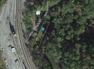 245 Red Ash Ave, Iaeger, WV 24844