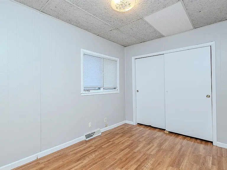 1241 E 17th Ct — Photo 4