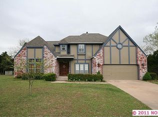 10106 N Bridgewater Cir, Owasso, OK 74055