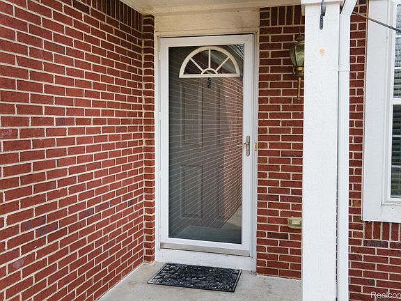 4th image of 432 Otter Run Rd