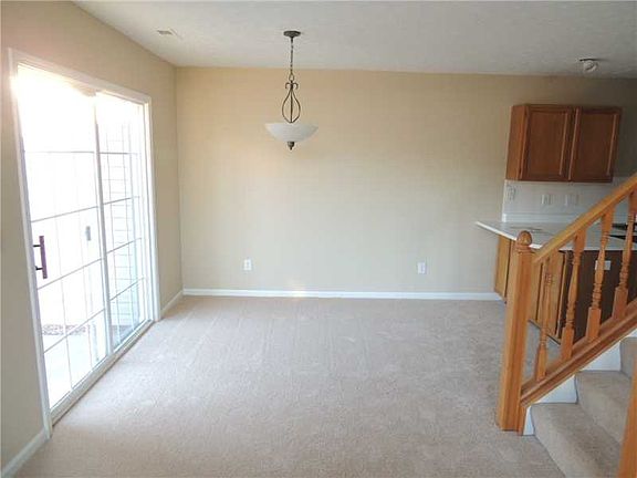 3rd image of 5744 Carrousel Dr