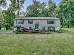 36 Bennett Rd, Poughkeepsie, NY 12601