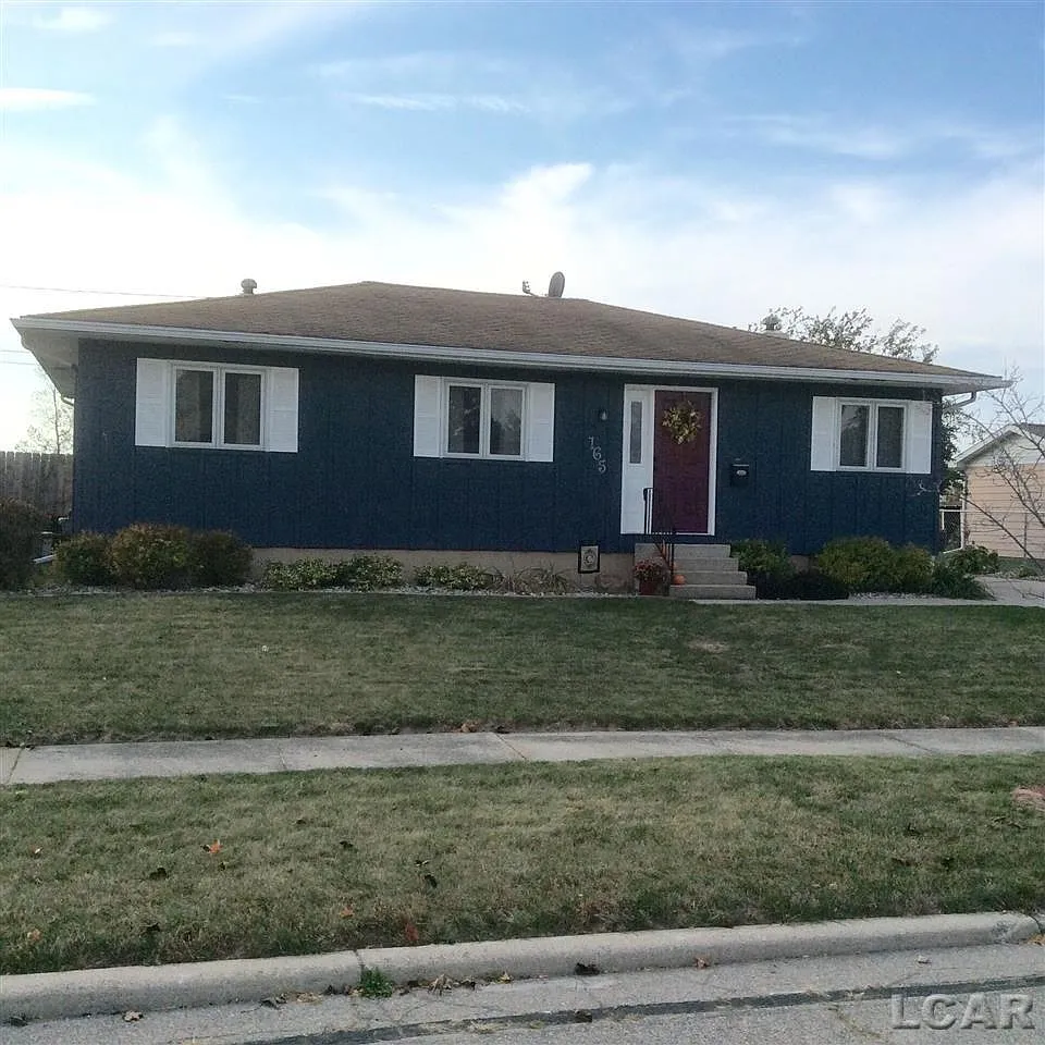 165 Renfrew Ave photo 1