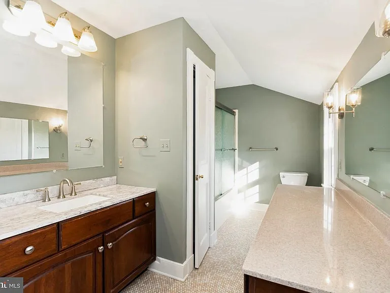 15615 Falls Rd — Photo 28