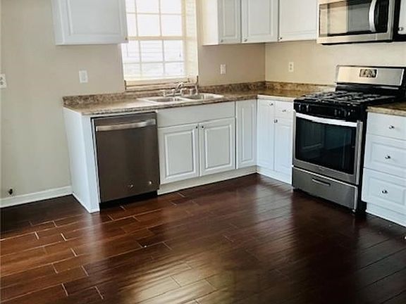 3rd image of 5640 Riverside Dr APT 120
