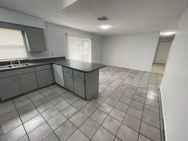 2801 Avenue U NW — Photo 9