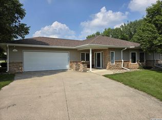 2220 W State St, Mason City, IA 50401