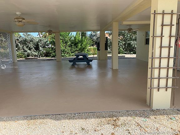 3rd image of 421 Calle Limon