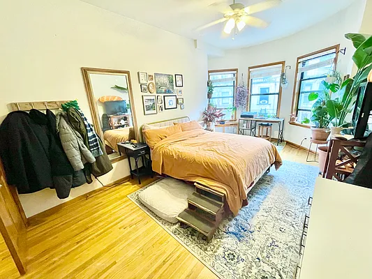 Rented by CNG Realty Management Corp | media 3