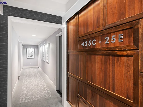 100 Riverside Boulevard image 15 of 21