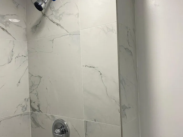 641 Crawford Ave — Photo 3