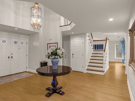 4th image of 2331 Mohawk Ln