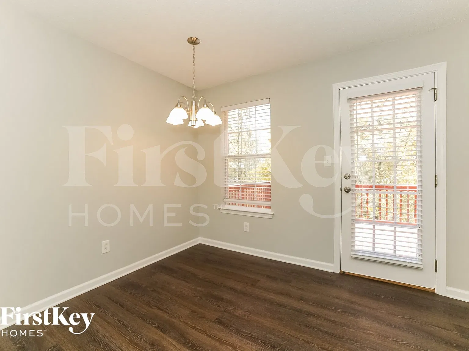 3 bed, 2.0 bath, 1660 sqft, $2,210 — Photo 4