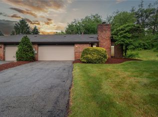 255 Greenwood Dr, Canonsburg, PA 15317