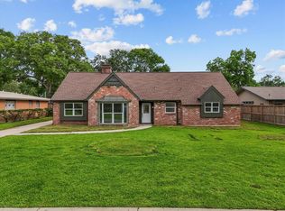 110 Harborcrest Dr, Seabrook, TX 77586