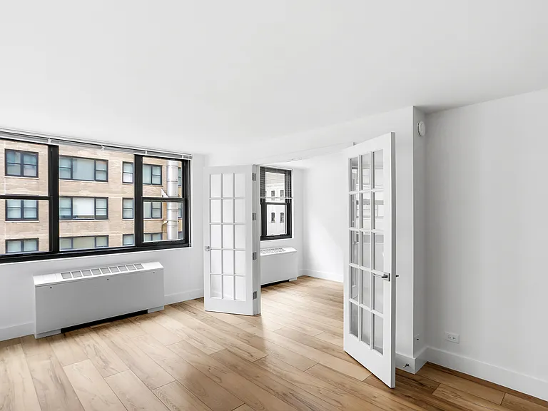 315 W 57th St #10A — Photo 5