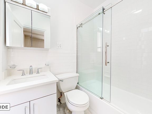 4th image of 140 E 46th St APT 6C