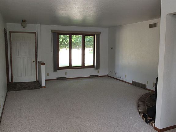 5th image of 2004-2006 Meadowlark Dr