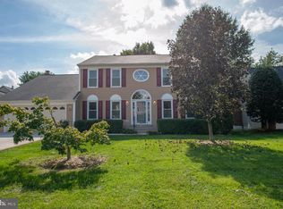 6333 Brocketts Xing, Alexandria, VA 22315