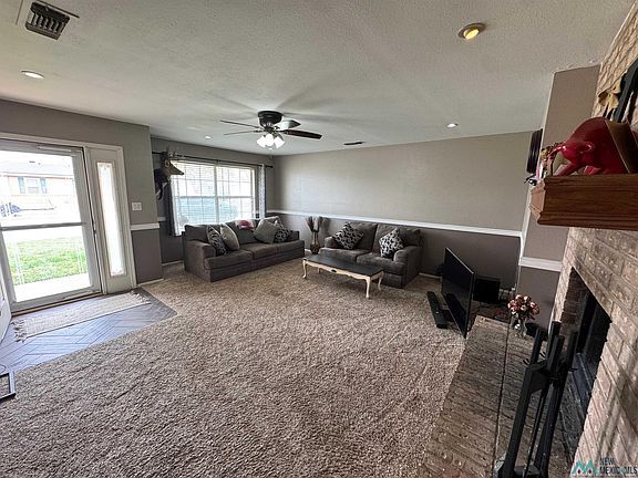 3rd image of 1601 W Bullock Ave