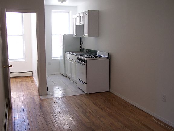2nd image of 971 Kent Ave