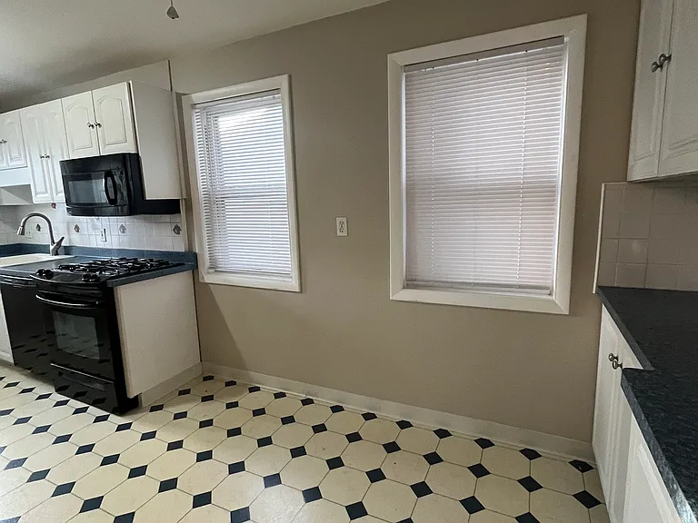 272 Norwalk Ave — Photo 16
