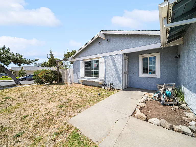 7608 Hyssop Dr — Photo 4