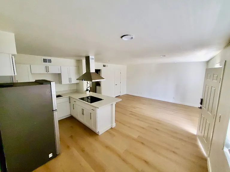 2121 Oceanus Ln — Photo 21