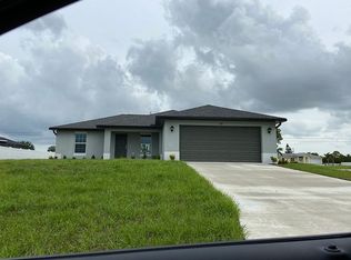 526 NW 11th Ter, Cape Coral, FL 33993