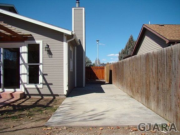 3rd image of 150 Applewood Dr