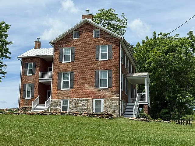 1361 Old Manchester Rd — Photo 80
