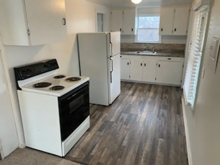 301 SW Isaac Ave — Photo 6