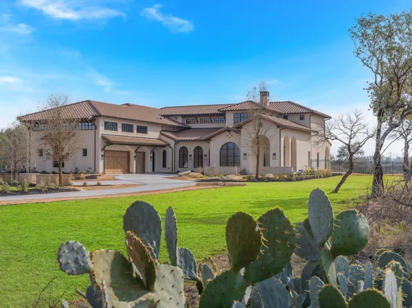 10717 Arrowhead Point Dr, Fort Worth, TX 76179