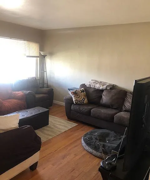 2520 Poplar St — Photo 3