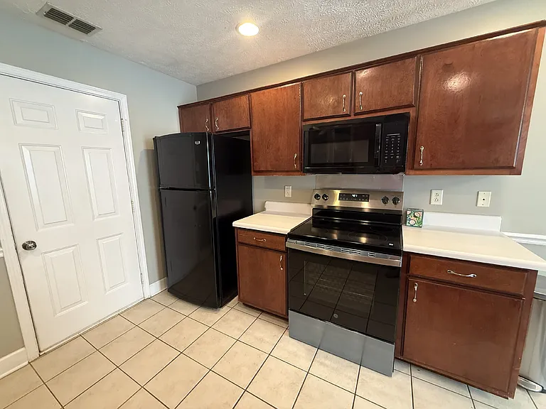 1252 Ballater Dr — Photo 8