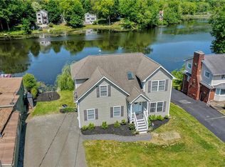 15 Shore Dr, Greenwood Lake, NY 10925