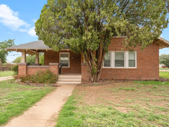 500 W Garza St, Slaton, TX 79364