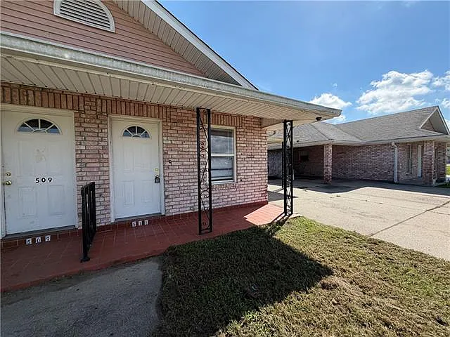3 bed, 2.0 bath, 1100 sqft, $1,500 — Photo 2