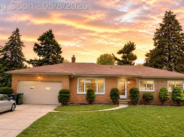 37542 Andrew Dr, Sterling Heights, MI 48312