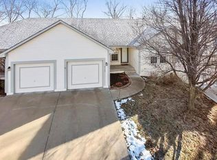 8309 N Barclay Cir, Kansas City, MO 64118