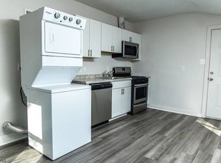 42 W Main St APT 1, Clinton, NJ 08809