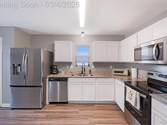 5th image of 6062 Crooked River Dr