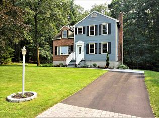 14 Champagne Dr, Nashua, NH 03062