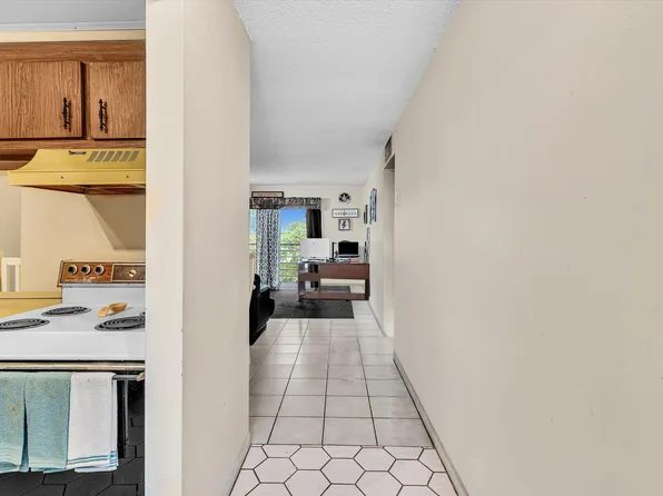 2800 NW 56th #A404, Lauderhill, FL 33313